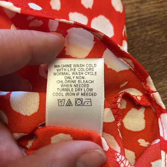 NWT WEST KEI large casiya tie front blouse. Red and off white - Picture 4 of 4